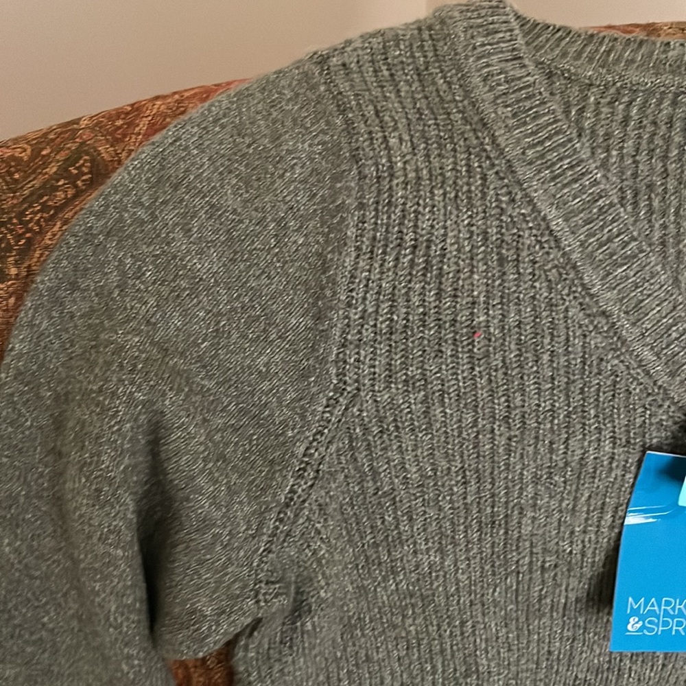 Sweater - Picture 8 of 8